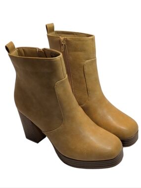 Sugar Willow Heeled Ankle Boots Size 8.5